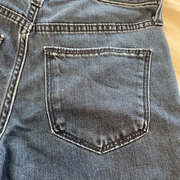 Universal thread flare jeans with belt - Picture 4 of 5